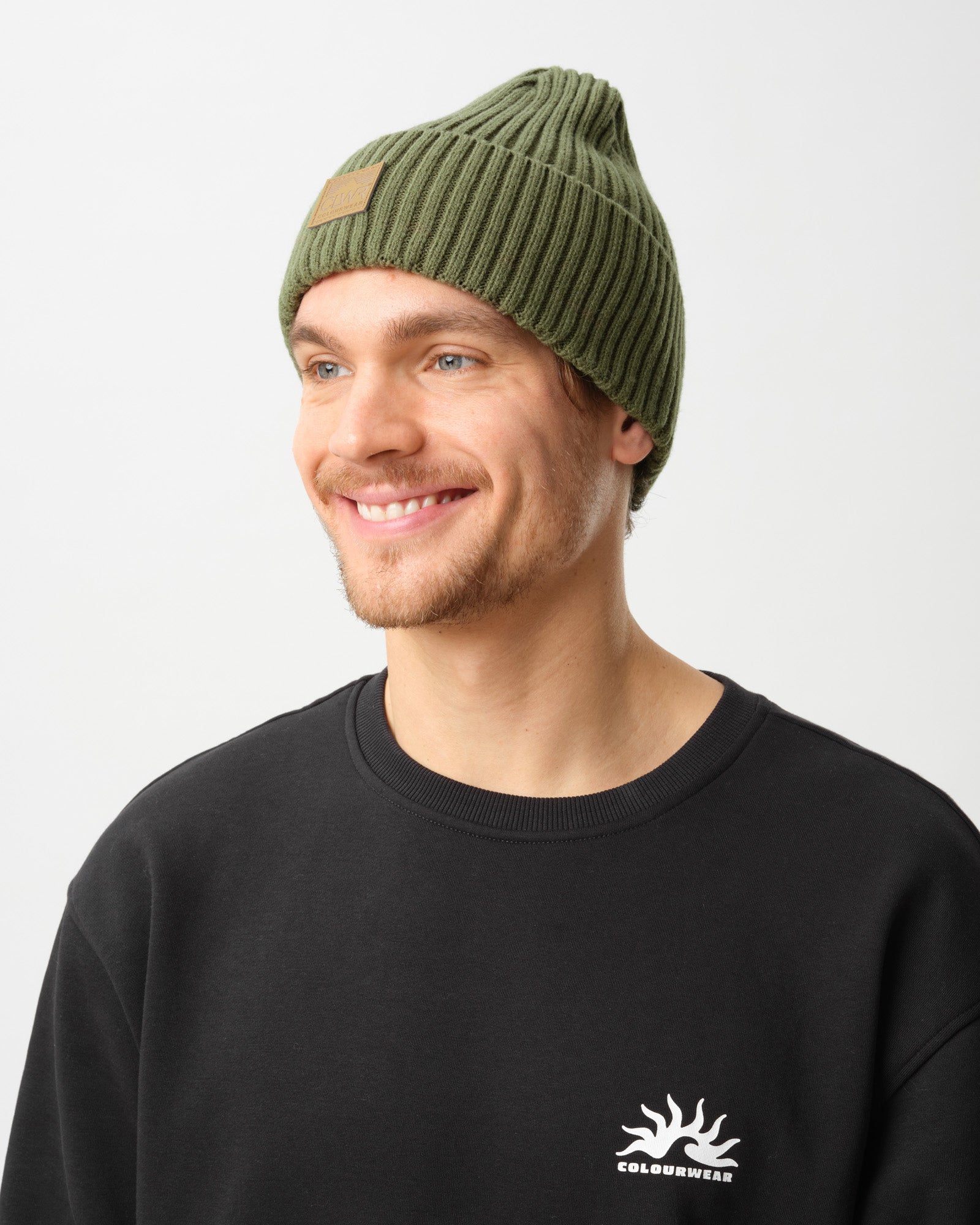 Badge Beanie - Dark Olive