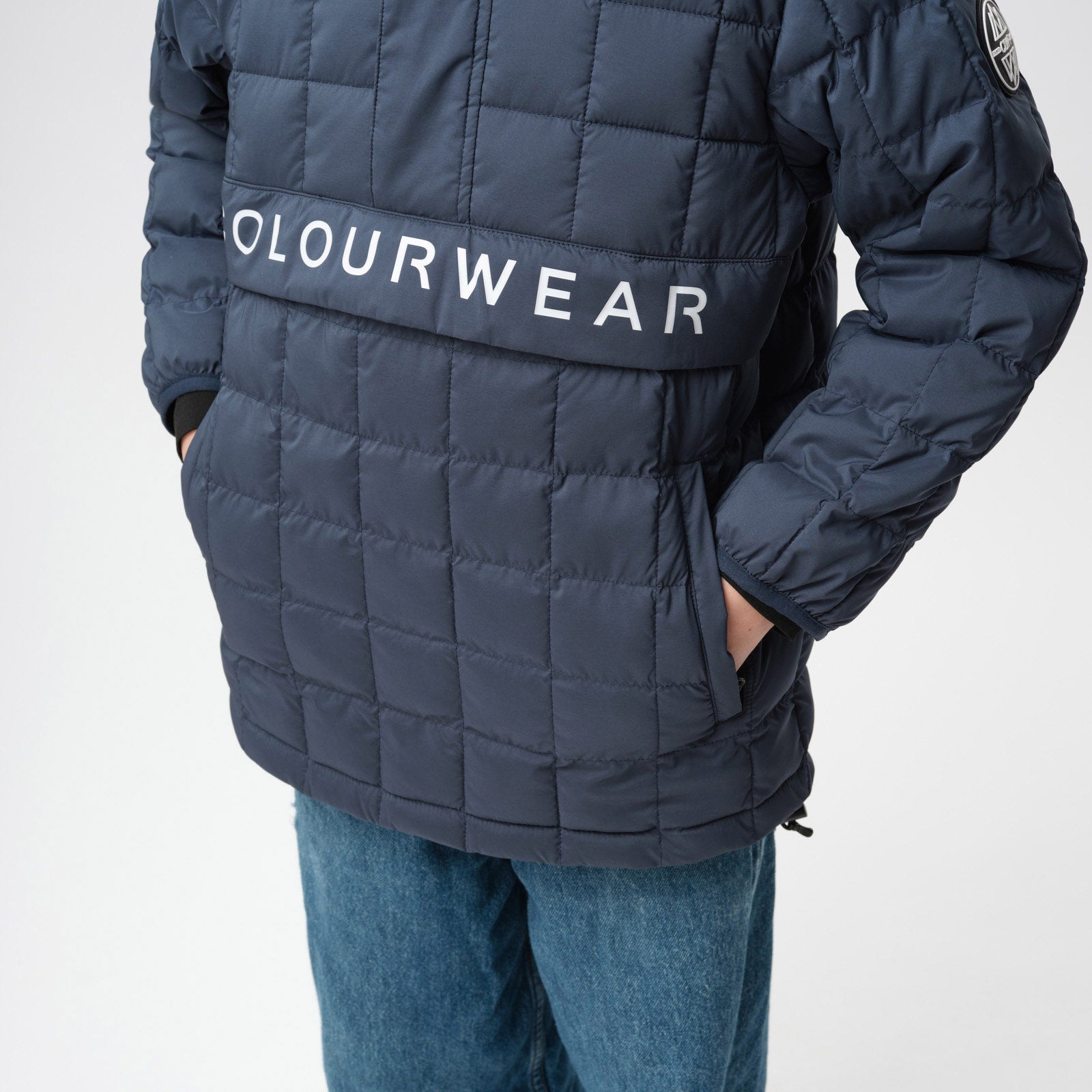 Zipped kangaroo pocket